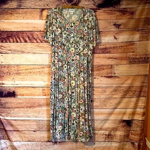 Short sleeve floral dress size L